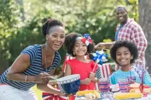 25 Family Fun 4th of July Activities 12 4th of July Family Fun at a picnic