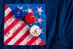 25 Family Fun 4th of July Activities 11 Tasty independence day cupcakes in red, white and blue