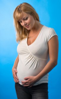 Maternity Clothes - Money Saving Ideas 8 pregnant woman thinking